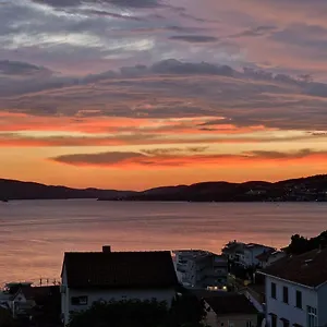 apartmani-island.hotels-in-trogir.com/